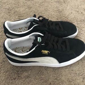 Men’s size 9.5 pumas worn twice
